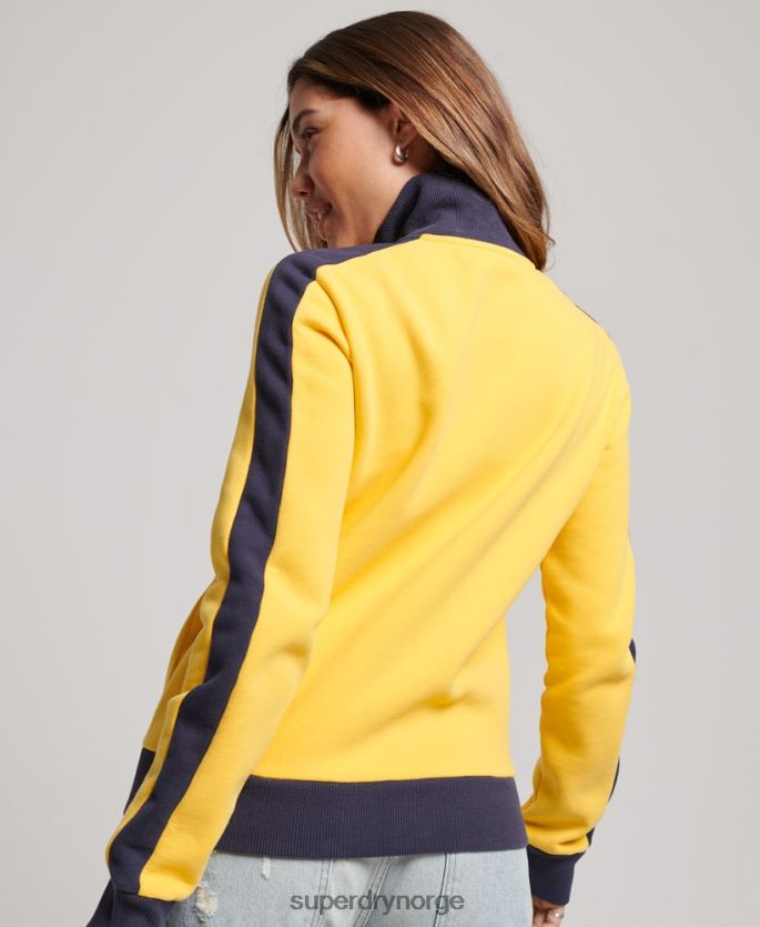 Superdry x Ringspun gul klær 86P46D3304 fotball brasiliansk banetopp kvinner