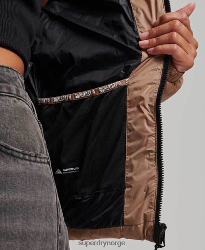 Superdry brun klær 86P46D3686 klassisk pufferjakke med hette kvinner