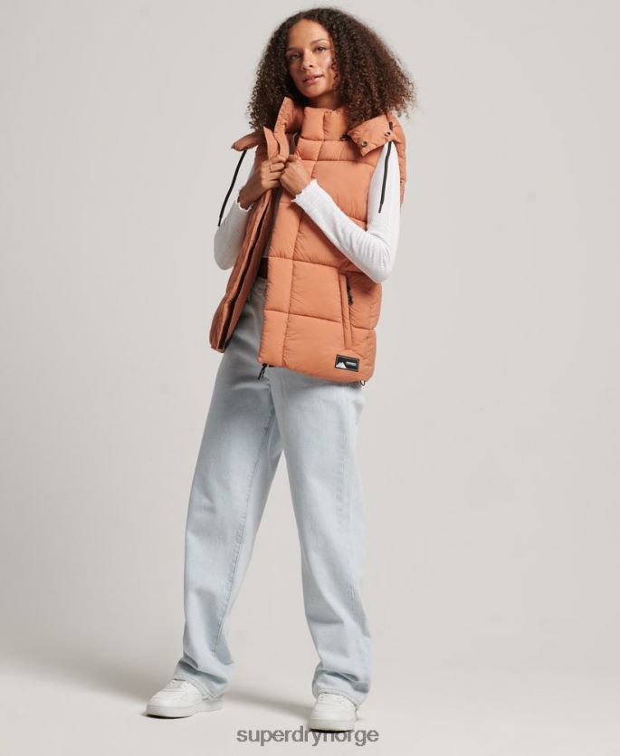 Superdry oransje klær 86P46D3580 touchline kort polstret gilet kvinner