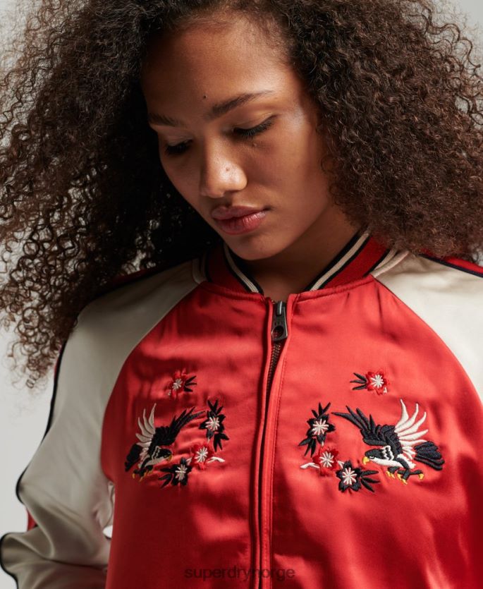 Superdry rød klær 86P46D3517 vintage brodert sukajan jakke kvinner