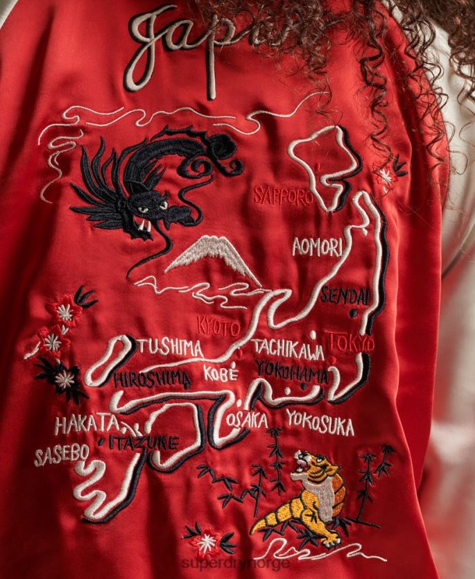Superdry rød klær 86P46D3517 vintage brodert sukajan jakke kvinner