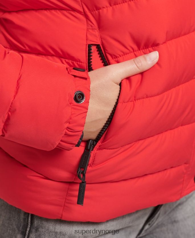 Superdry rød klær 86P46D5571 kort hettejakke i fuskepels kvinner