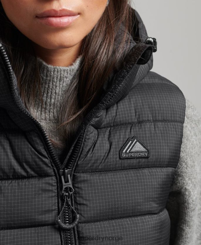 Superdry svart klær 86P46D3753 klassisk polstret vest med hette kvinner