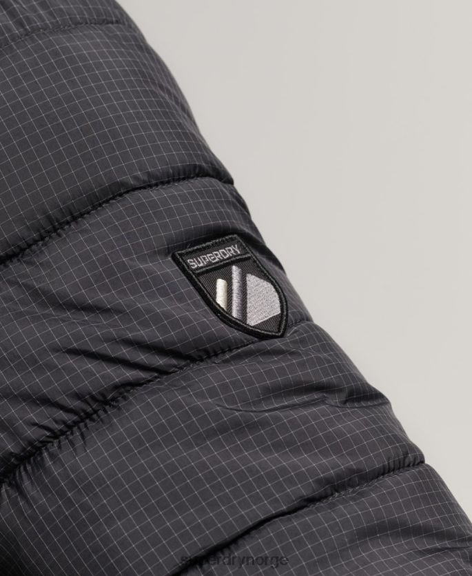 Superdry svart klær 86P46D5418 klassisk pufferjakke med logo kvinner