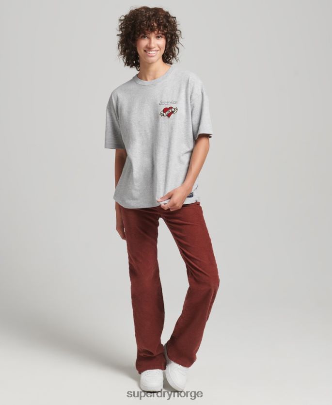 Superdry grå klær 86P46D6247 90-talls t-skjorte med løs passform med logolapp kvinner