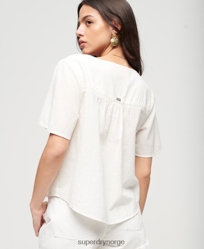 Superdry krem klær 86P46D2078 kortermet topp med brodert knapp kvinner