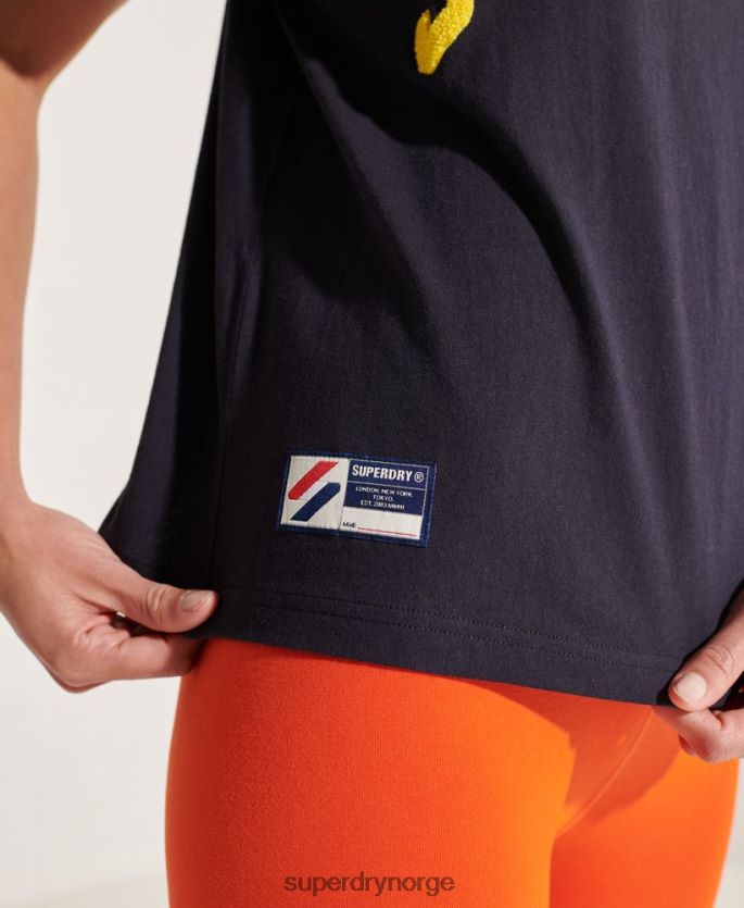 Superdry marinen klær 86P46D2842 varsity arch boxy t-skjorte kvinner