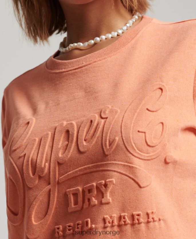 Superdry oransje klær 86P46D6257 t-skjorte med preget skriftstil kvinner