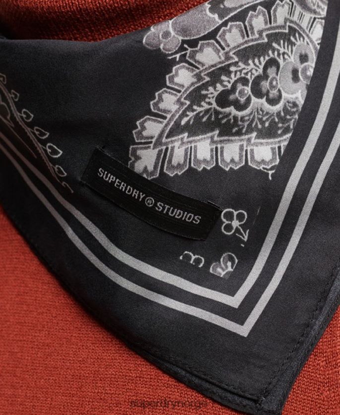 Superdry svart tilbehør 86P46D4213 kvadratisk silkeskjerf med trykk kvinner