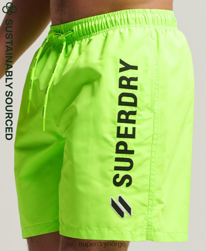 Superdry grønn klær 86P46D416 19 tommers resirkulerte badeshorts med applikasjoner menn