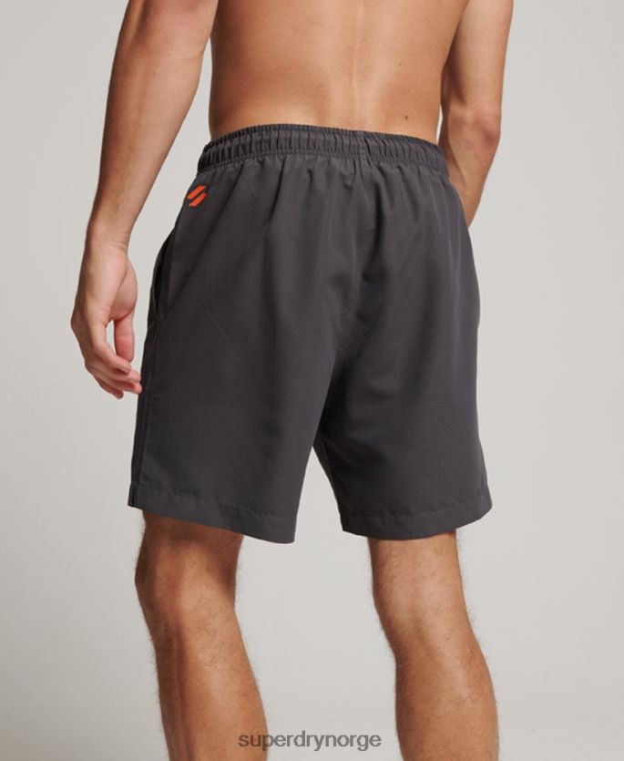 Superdry mørk grå klær 86P46D385 core sport 17 tommers resirkulerte badeshorts menn