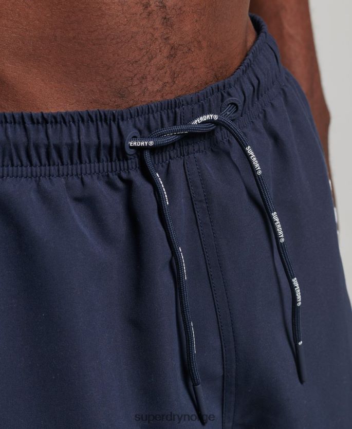 Superdry marinen klær 86P46D409 19 tommers resirkulerte badeshorts med applikasjoner menn