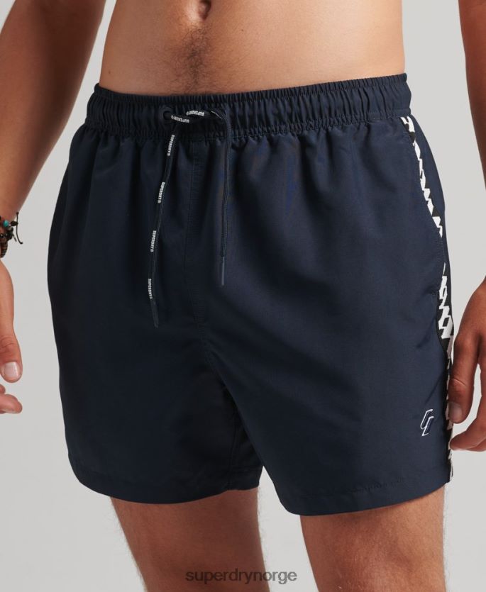 Superdry marinen klær 86P46D450 tape 15 tommers resirkulerte badeshorts menn