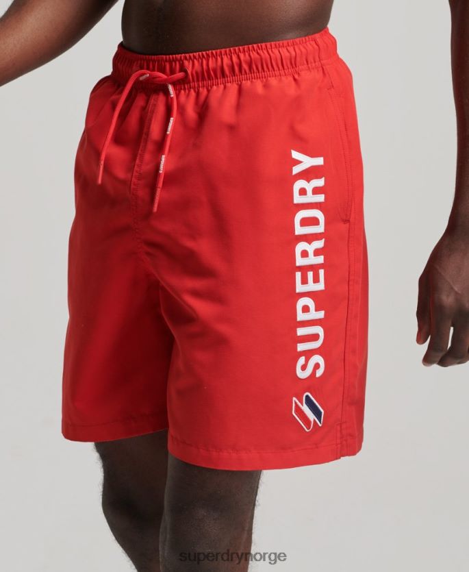 Superdry rød klær 86P46D422 19 tommers resirkulerte badeshorts med applikasjoner menn