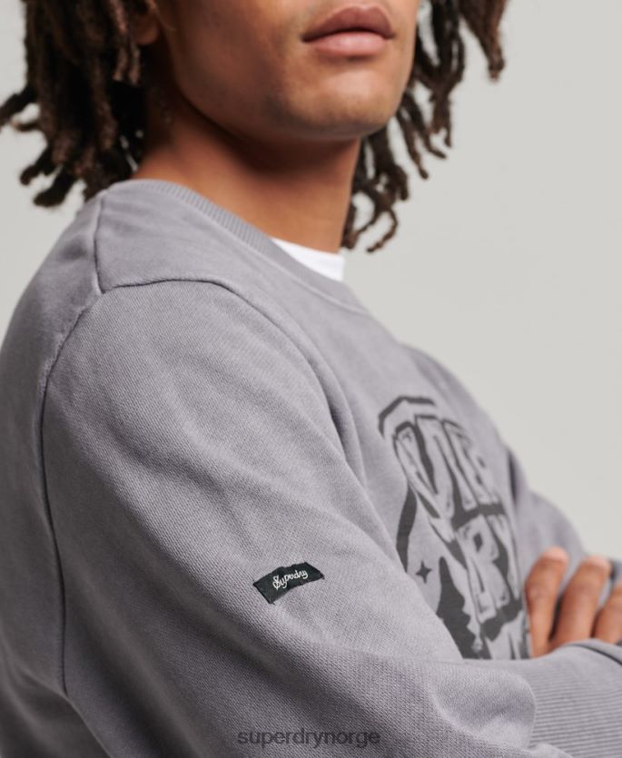 Superdry mørk grå klær 86P46D752 vintage into the woods crew sweatshirt menn