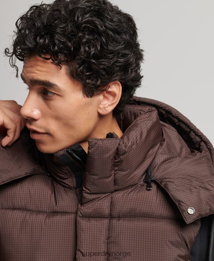 Superdry brun klær 86P46D958 touchline kort polstret gilet menn