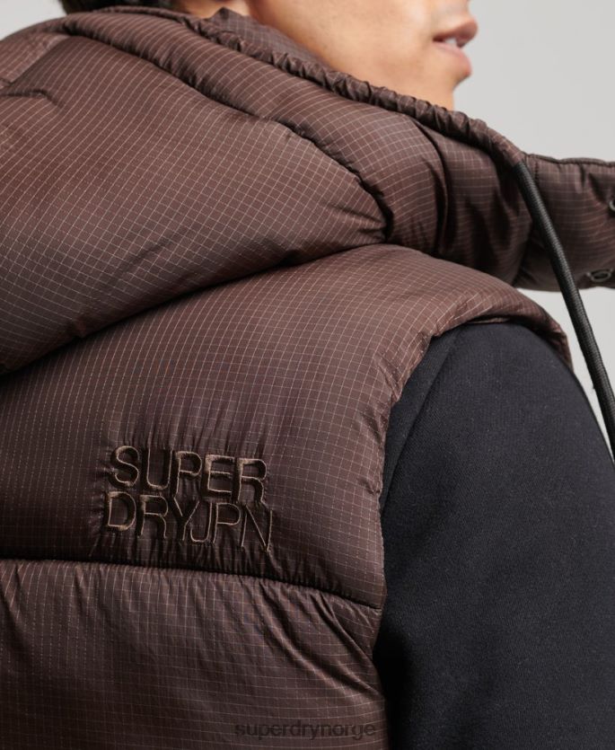 Superdry brun klær 86P46D958 touchline kort polstret gilet menn
