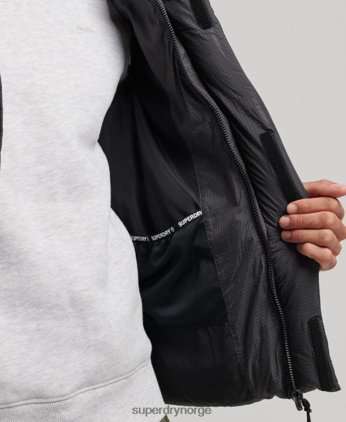 Superdry svart klær 86P46D1032 touchline kort polstret gilet menn