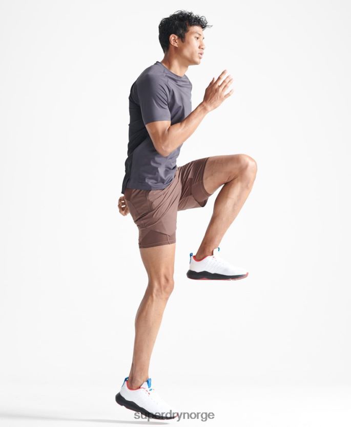 Superdry brun klær 86P46D5377 train premium lag shorts menn