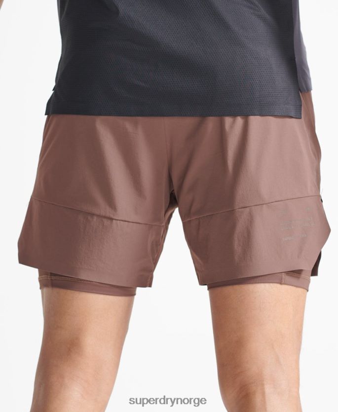 Superdry brun klær 86P46D5377 train premium lag shorts menn
