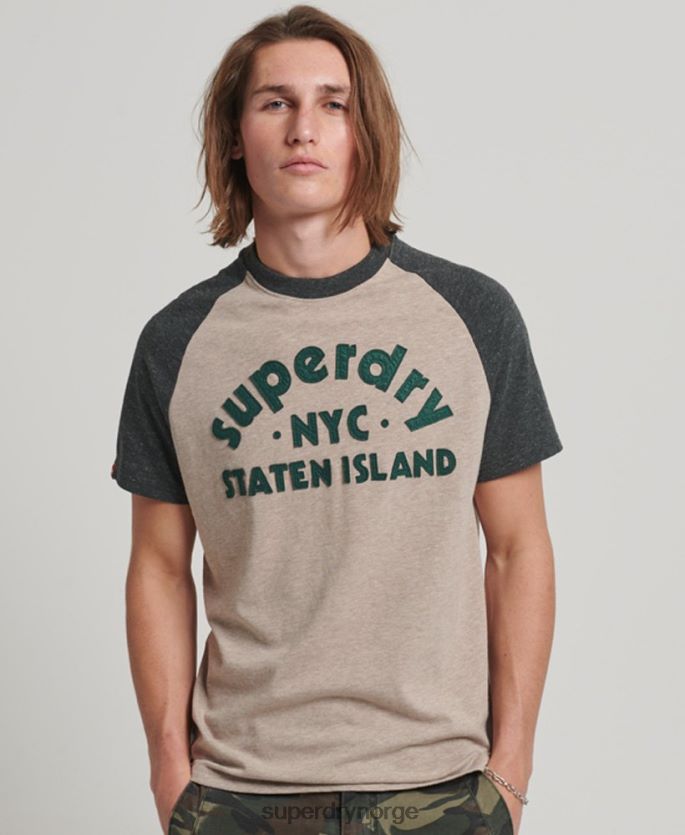 Superdry beige klær 86P46D5 vintage raglan t-skjorte med applikasjoner for utendørs bruk menn