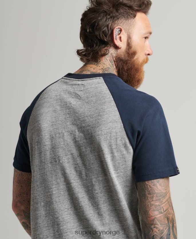 Superdry grå klær 86P46D4972 achilles grafisk raglan t-skjorte menn