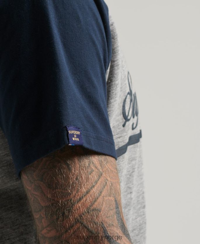 Superdry grå klær 86P46D4972 achilles grafisk raglan t-skjorte menn