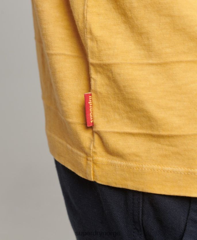 Superdry gul klær 86P46D34 t-skjorte med vintage tekstur i økologisk bomull menn