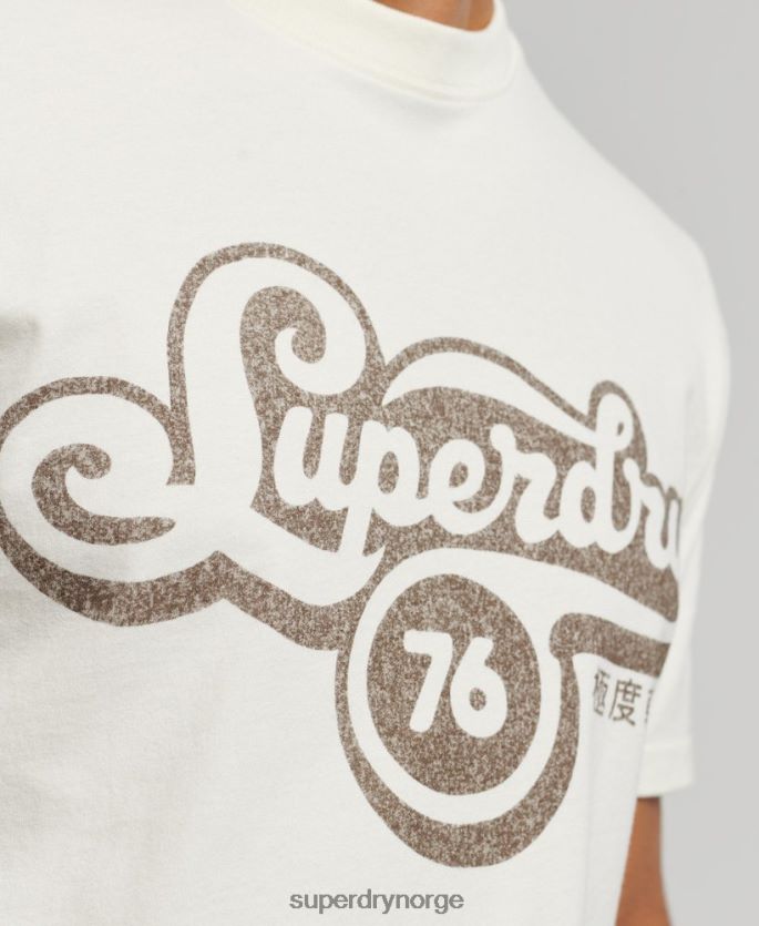 Superdry krem klær 86P46D4971 nostalgi script t-skjorte menn