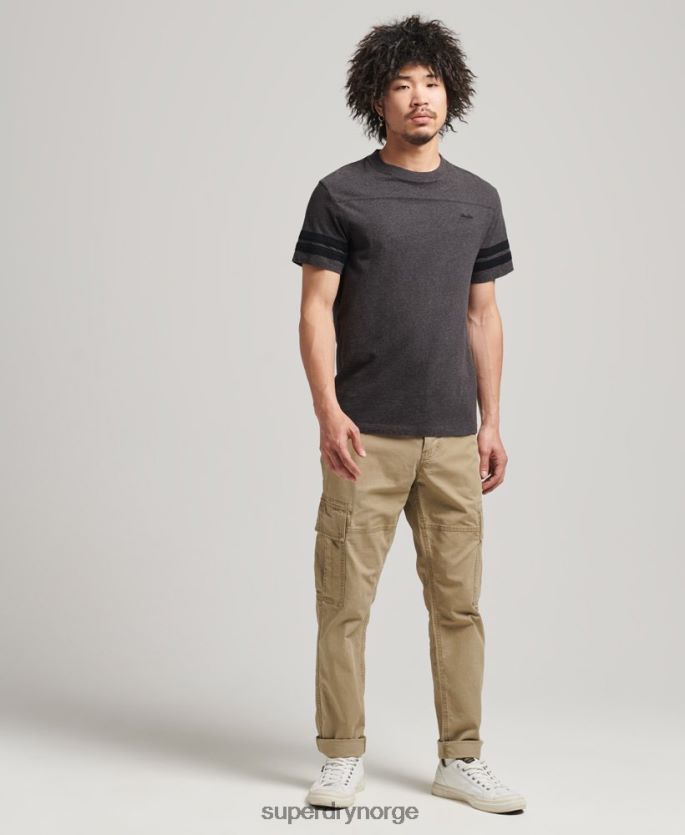 Superdry mørk grå klær 86P46D4887 organisk bomull essensielt quarterback-t-skjorte med logo menn