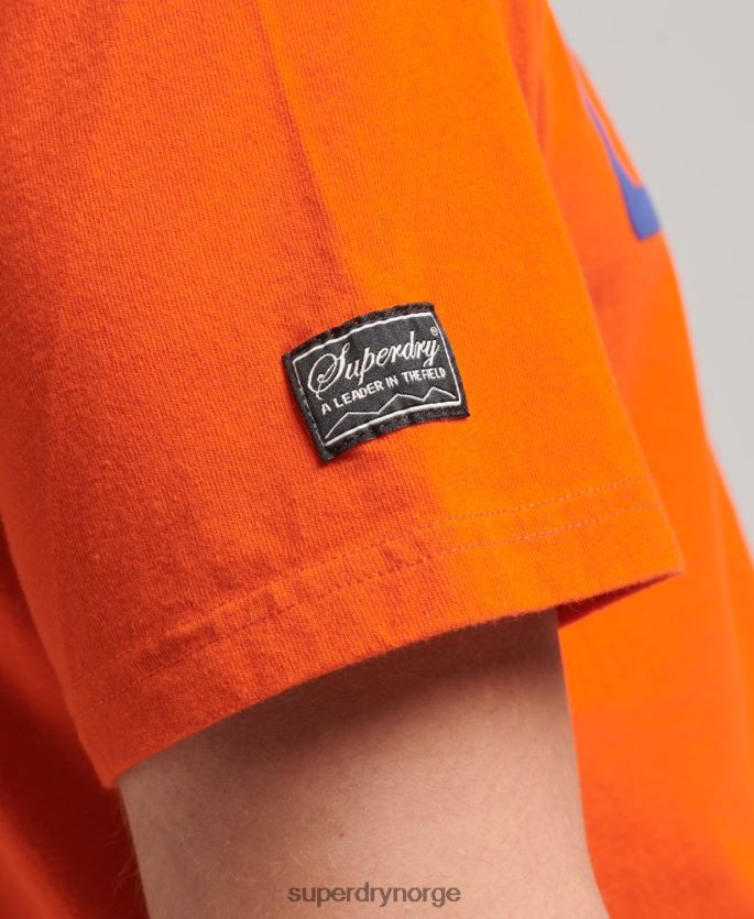 Superdry oransje klær 86P46D4804 spill på t-skjorte med logo fra 90-tallet menn