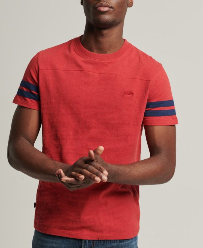 Superdry rød klær 86P46D4844 organisk bomull essensielt quarterback-t-skjorte med logo menn