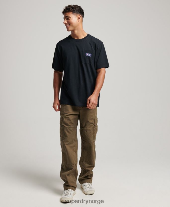 Superdry svart klær 86P46D4891 t-skjorte med logolomme i økologisk bomull menn