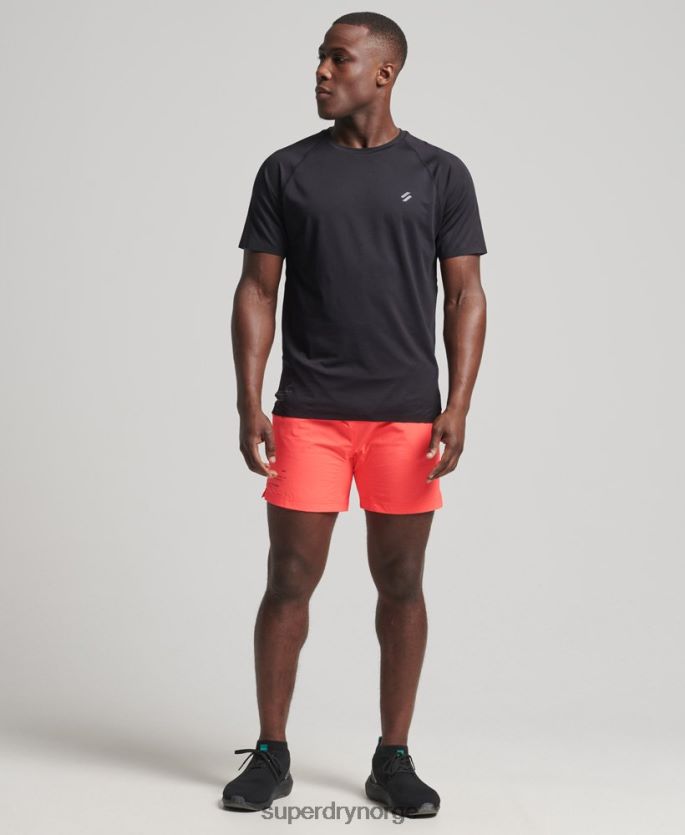 Superdry svart klær 86P46D5386 train premium kortermet t-skjorte menn