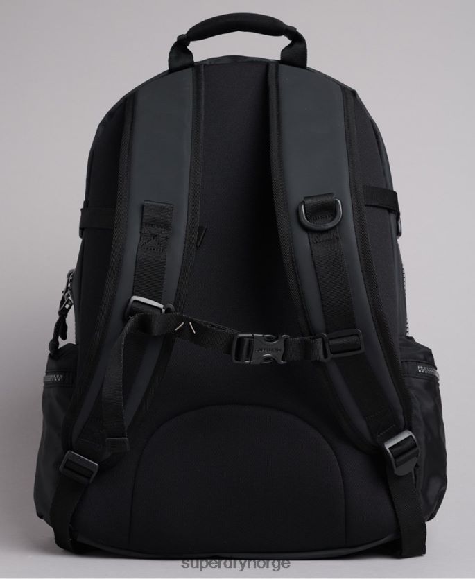 Superdry svart tilbehør 86P46D1619 fjelltarp grafisk ryggsekk menn