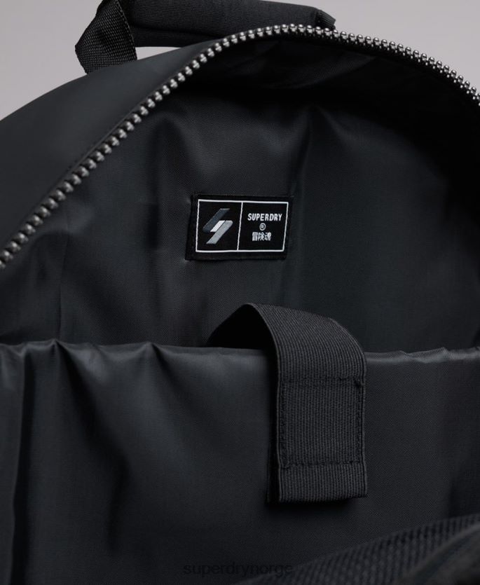 Superdry svart tilbehør 86P46D1619 fjelltarp grafisk ryggsekk menn